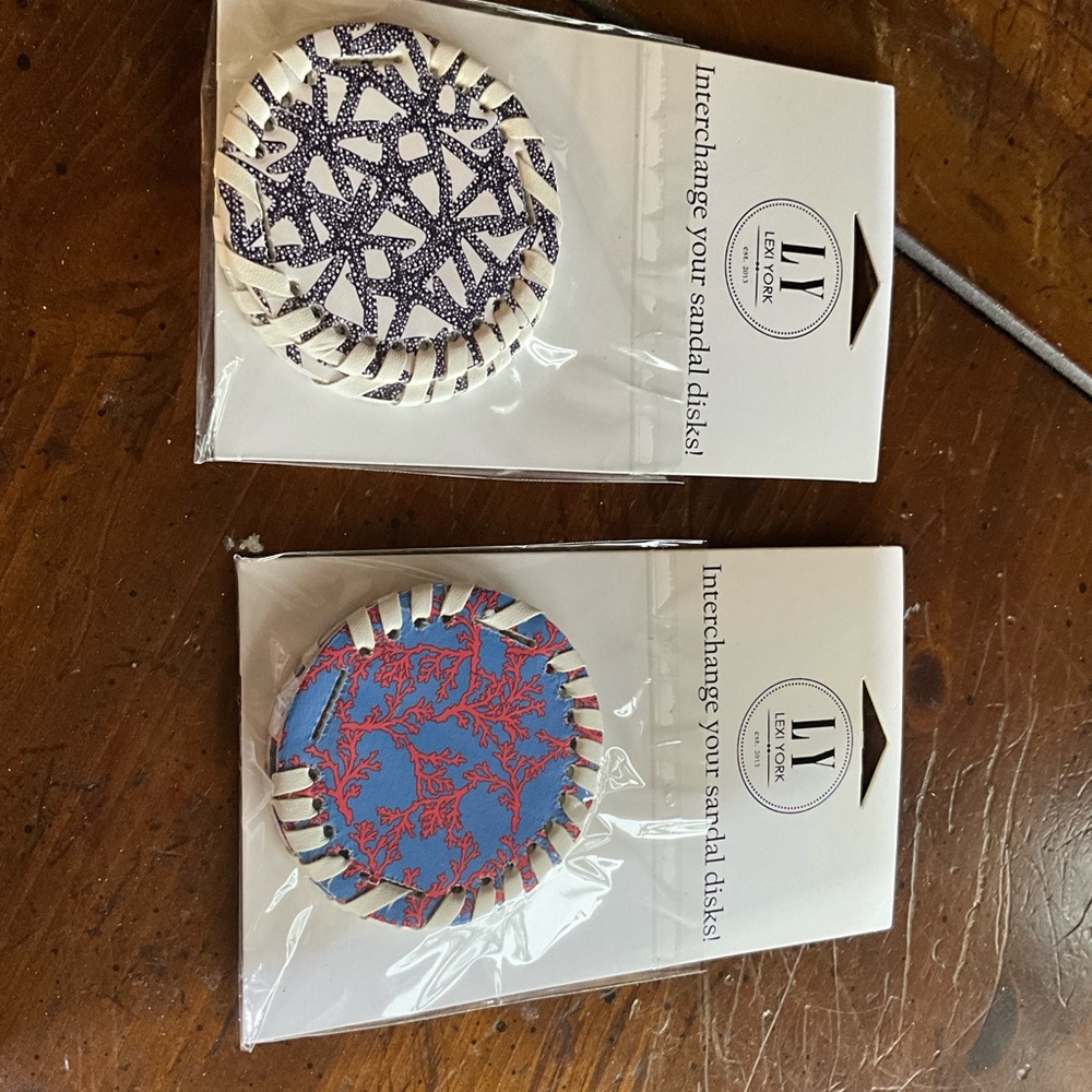 NWT 2 pair LEXI YORK sandal discs